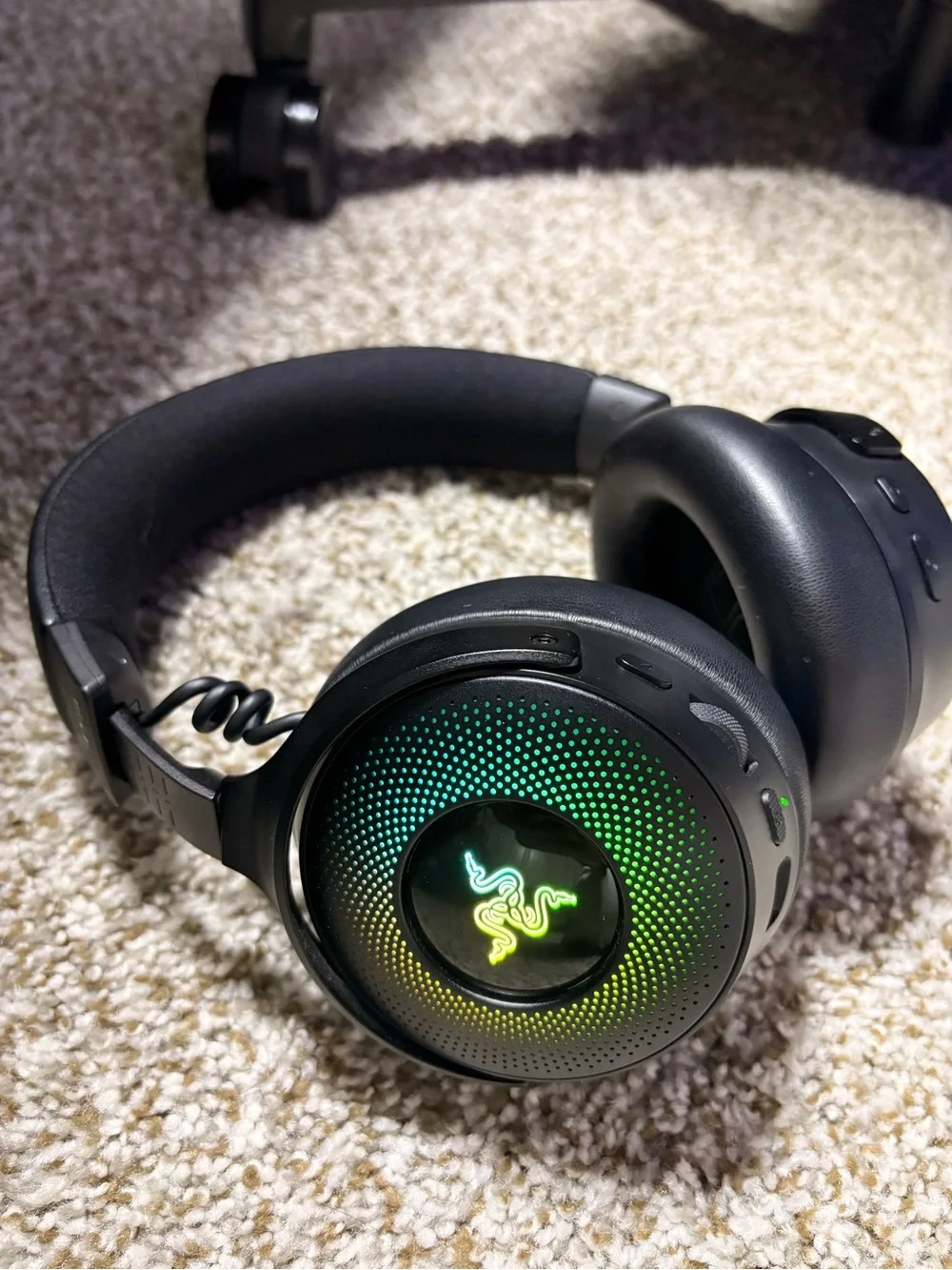 Razer Kraken V4 Pro Gaming Headset, Black, RGB, OLED Dock